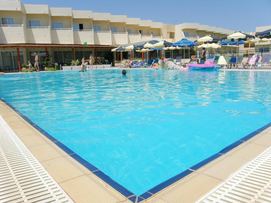 קולימביה Relax Hotel מראה חיצוני תמונה