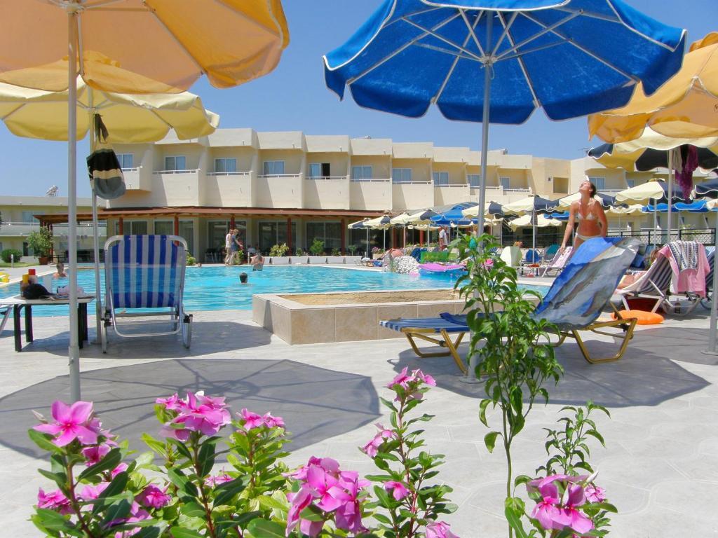 קולימביה Relax Hotel מראה חיצוני תמונה